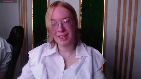 Snapshot of amanda_butlerr chatting on 06/06/26, 01:16 Hi im Amanda online show from 06/06/26, 01:16