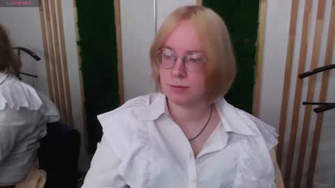 Snapshot of amanda_butlerr chatting on 07/10/26, 11:24 Hi im Amanda online show from 07/10/26, 11:24