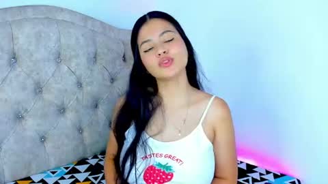 Snapshot of amanda_lorense chatting on 06/20/26, 03:42 Thalia online show from 06/20/26, 03:42