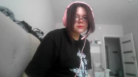 Snapshot of amanda_mia chatting on 04/15/26, 11:06 amanda_mia online show from 04/15/26, 11:06