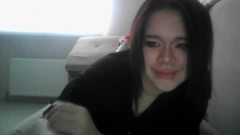Snapshot of amanda_mia chatting on 04/23/26, 12:29 amanda_mia online show from 04/23/26, 12:29