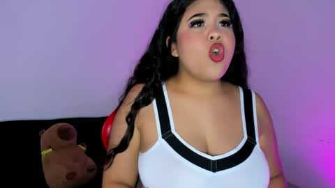 Snapshot of amanda_mooree_ chatting on 12/05/25, 10:35 Amanda Moore online show from 12/05/25, 10:35