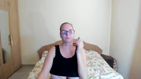 Snapshot of amanda_squirt chatting on 02/18/25, 12:06 amanda_squirt online show from 02/18/25, 12:06