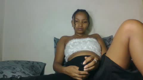 Snapshot of amandaaa25 chatting on 09/28/25, 12:43 amandaaa25 online show from 09/28/25, 12:43