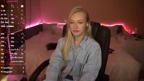 Amanda online show from 09/28/25, 01:27