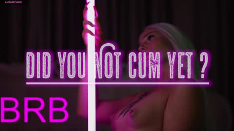 Snapshot of amandafarrell chatting on 12/27/24, 12:56 Amanda Farrell online show from 12/27/24, 12:56