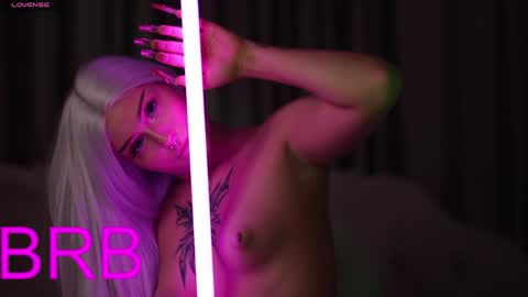 Snapshot of amandafarrell chatting on 12/30/24, 12:31 Amanda Farrell online show from 12/30/24, 12:31