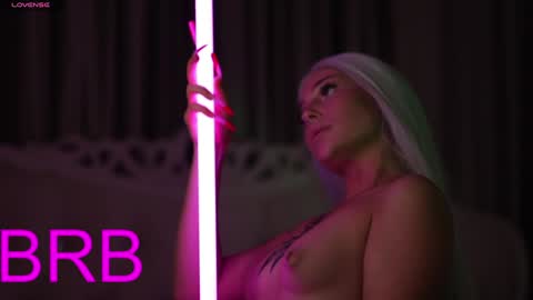 Snapshot of amandafarrell chatting on 01/07/25, 12:20 Amanda Farrell online show from 01/07/25, 12:20