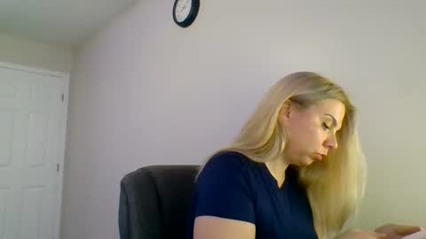 Amanda online show from 10/30/25, 03:08