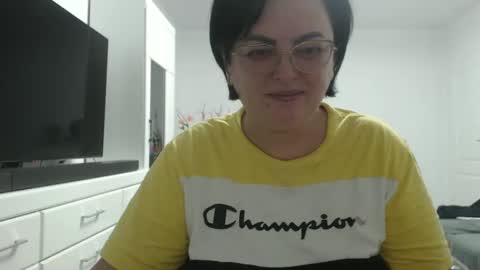 Snapshot of amandamuller1982 chatting on 12/09/24, 12:01 Anda online show from 12/09/24, 12:01