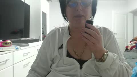 Snapshot of amandamuller1982 chatting on 11/21/25, 04:16 Anda online show from 11/21/25, 04:16