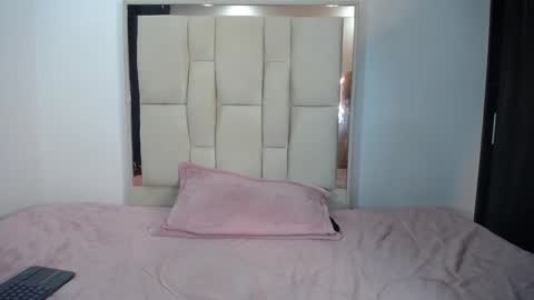 AmandaRousel  online show from 12/22/24, 12:07