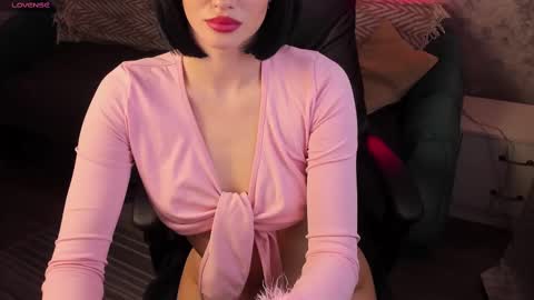 Snapshot of amandastrongj chatting on 02/11/25, 04:11 Amanda online show from 02/11/25, 04:11