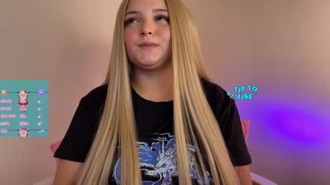 Snapshot of amandhaaa chatting on 12/16/24, 08:05 Amandha online show from 12/16/24, 08:05