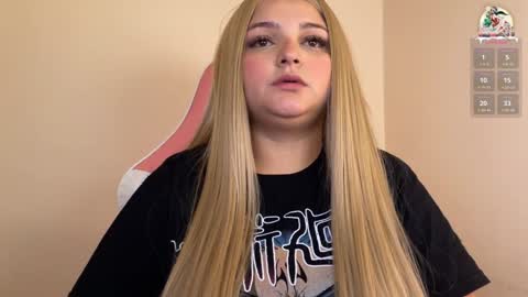 Snapshot of amandhaaa chatting on 12/26/24, 08:11 Amandha online show from 12/26/24, 08:11