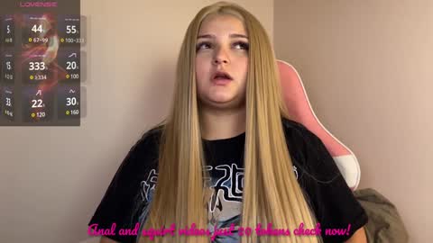 Snapshot of amandhaaa chatting on 12/28/24, 11:37 Amandha online show from 12/28/24, 11:37