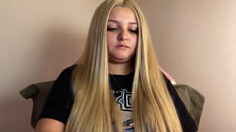 Snapshot of amandhaaa chatting on 01/09/25, 12:25 Amandha online show from 01/09/25, 12:25