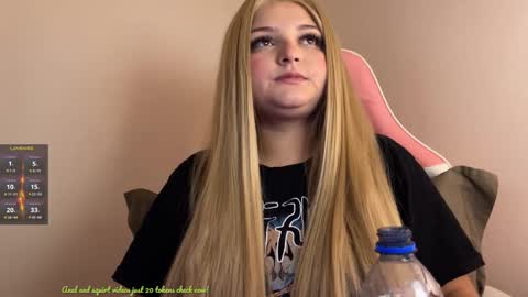 Snapshot of amandhaaa chatting on 01/09/25, 08:33 Amandha online show from 01/09/25, 08:33