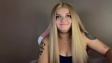 Snapshot of amandhaaa chatting on 01/23/25, 06:45 Amandha online show from 01/23/25, 06:45