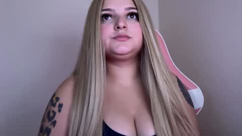 Snapshot of amandhaaa chatting on 01/28/25, 07:53 Amandha online show from 01/28/25, 07:53