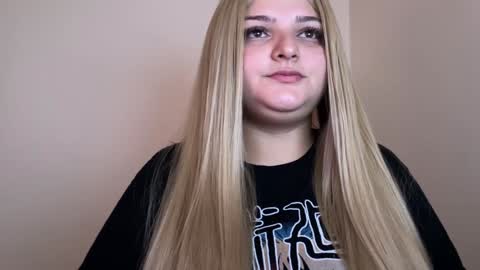 Snapshot of amandhaaa chatting on 02/02/25, 03:17 Amandha online show from 02/02/25, 03:17