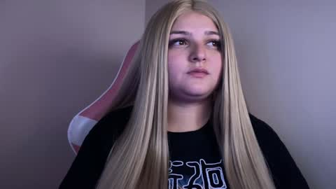 Snapshot of amandhaaa chatting on 02/02/25, 10:49 Amandha online show from 02/02/25, 10:49