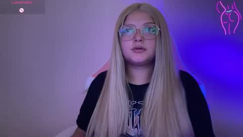 Snapshot of amandhaaa chatting on 02/17/25, 10:58 Amandha online show from 02/17/25, 10:58