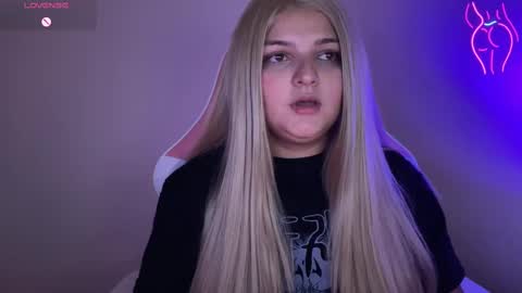 Snapshot of amandhaaa chatting on 02/18/25, 09:09 Amandha online show from 02/18/25, 09:09