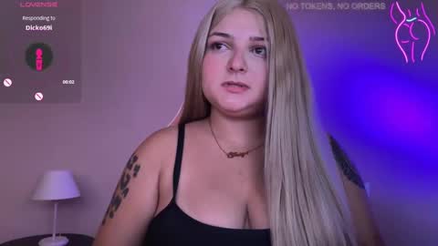 Snapshot of amandhaaa chatting on 03/08/25, 08:25 Amandha online show from 03/08/25, 08:25