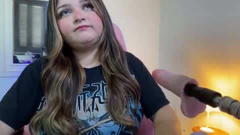 Snapshot of amandhaaa chatting on 10/24/25, 03:52 Amandha online show from 10/24/25, 03:52