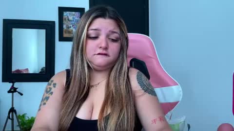 Snapshot of amandhaaa chatting on 05/27/26, 12:13 Amandha online show from 05/27/26, 12:13