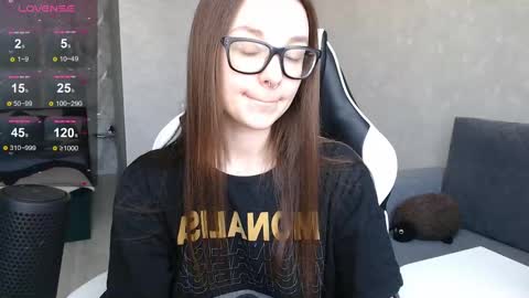 Mila online show from 03/08/25, 12:41