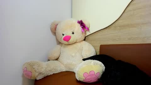 amara_brunet online show from 11/14/25, 02:27