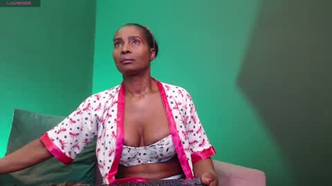 Snapshot of amara_bss_ chatting on 01/08/25, 12:37 luna online show from 01/08/25, 12:37