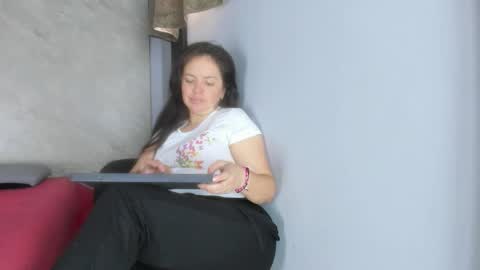 amara_luxe online show from 11/29/25, 02:31