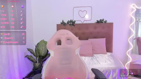 Snapshot of amara_tay chatting on 03/07/25, 10:10 Amara tay online show from 03/07/25, 10:10
