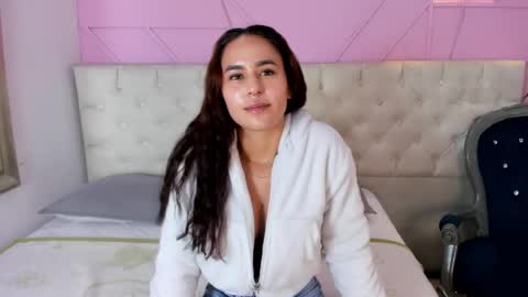Snapshot of amara_tyche chatting on 05/15/26, 01:51 Amara online show from 05/15/26, 01:51