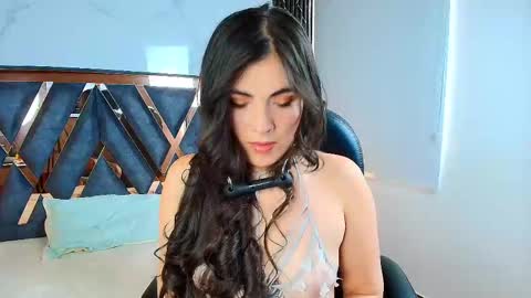 Amara Vega  online show from 10/07/25, 03:31
