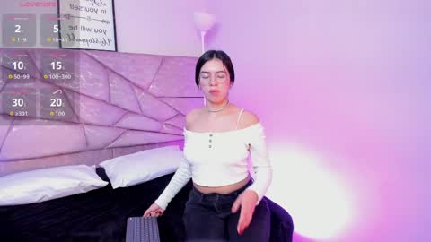 Snapshot of amara_velle chatting on 05/08/26, 01:05 amara velle online show from 05/08/26, 01:05