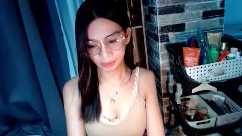 BELLA online show from 12/03/25, 12:47