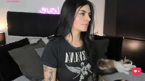 Snapshot of amarae chatting on 05/30/26, 12:19 Amara online show from 05/30/26, 12:19