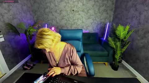 Sofia online show from 11/05/25, 02:28