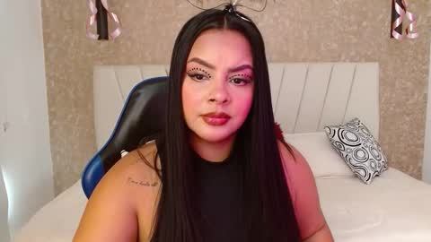 Snapshot of amaranta_carey chatting on 11/17/25, 05:41 amaranta_carey online show from 11/17/25, 05:41