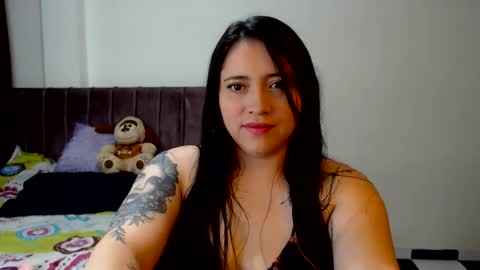 Snapshot of amaranta_wills chatting on 12/17/25, 01:00 Amaranta wills online show from 12/17/25, 01:00