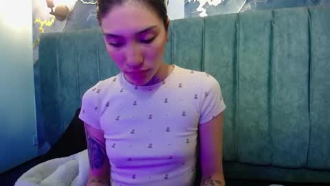 Snapshot of amare_sole chatting on 10/19/25, 11:33 Amare Sole online show from 10/19/25, 11:33