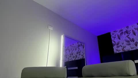 Emily online show from 11/05/25, 10:37