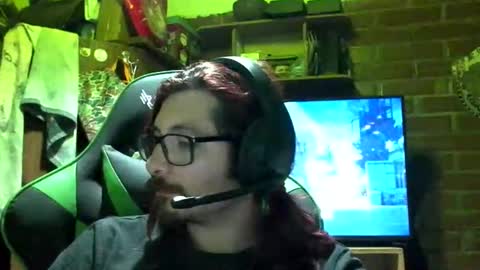 Snapshot of amaru_bf_experience chatting on 11/16/25, 01:55 Amaru online show from 11/16/25, 01:55