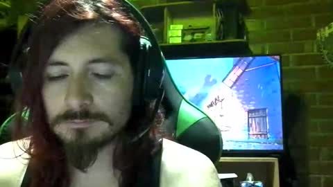 Snapshot of amaru_bf_experience chatting on 11/21/25, 01:59 Amaru online show from 11/21/25, 01:59