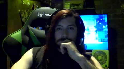 Snapshot of amaru_bf_experience chatting on 11/27/25, 02:02 Amaru online show from 11/27/25, 02:02