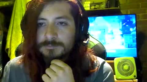 Snapshot of amaru_bf_experience chatting on 12/02/25, 01:22 Amaru online show from 12/02/25, 01:22